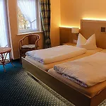 Braun 3*